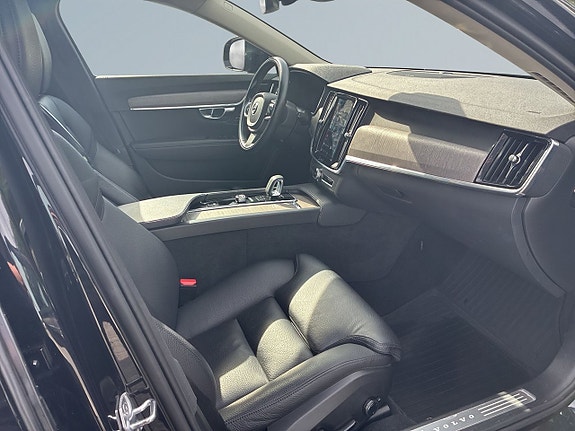 Volvo V90 Cross Country 10 of 19