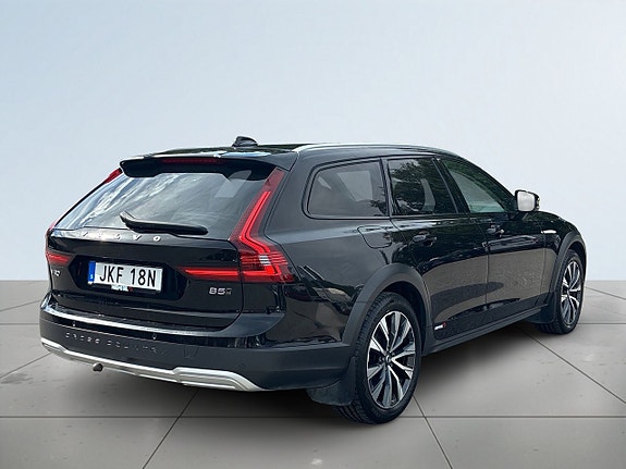 Volvo V90 Cross Country 6 of 19