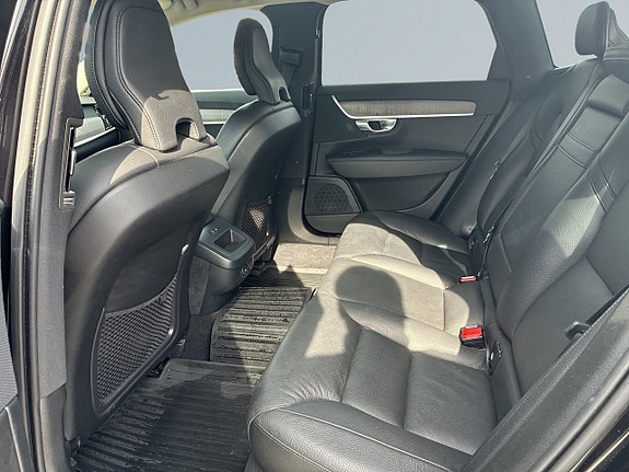 Volvo V90 Cross Country 13 of 19