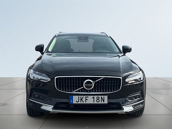 Volvo V90 Cross Country 2 of 19
