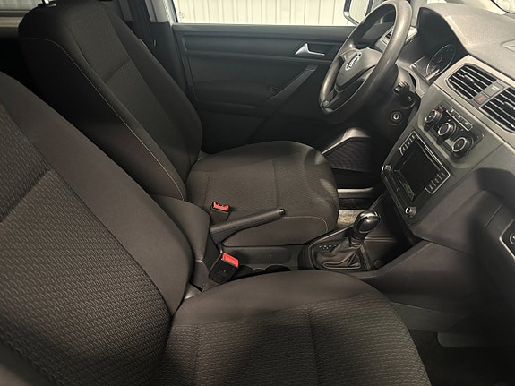 Volkswagen Caddy Maxi 9 of 16