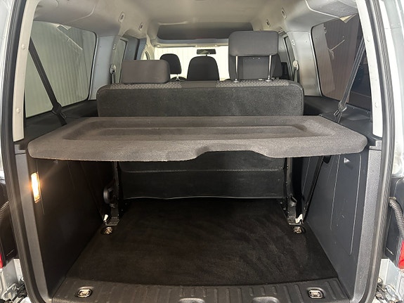 Volkswagen Caddy Maxi 16 of 16