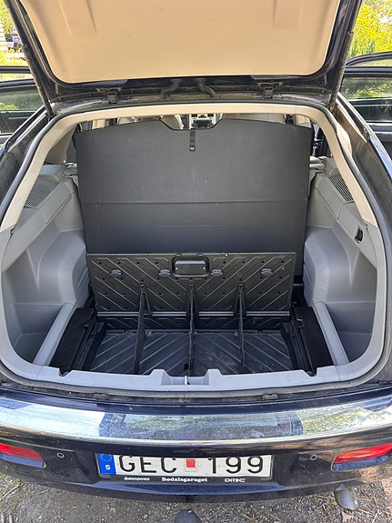 Chrysler 300C 2 of 11