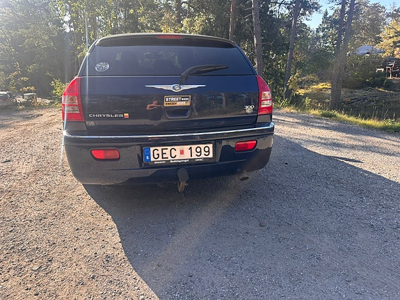 Chrysler 300C 9 of 11