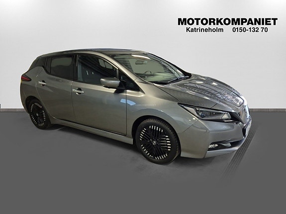 Nissan Leaf 3 of 15