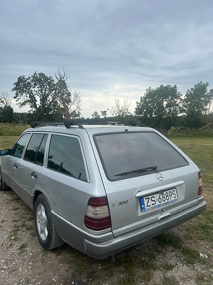 Mercedes-Benz 300 E 5 of 10