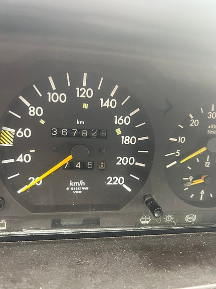 Mercedes-Benz 300 E 10 of 10