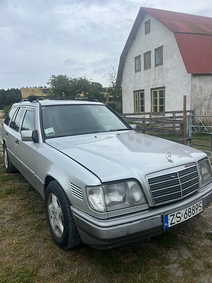 Mercedes-Benz 300 E 6 of 10