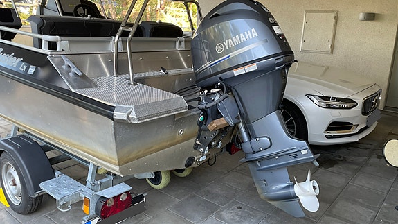 Fin Buster LX 2017 (98 tim) + Yamaha F60 & 80-trailer – Komplett paket  11 of 11