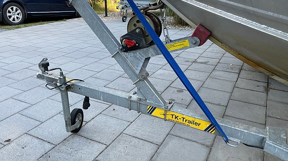 Fin Buster LX 2017 (98 tim) + Yamaha F60 & 80-trailer – Komplett paket  10 of 11
