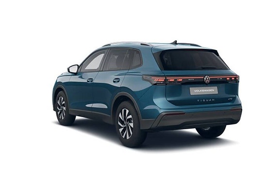 Volkswagen Tiguan 2 of 4