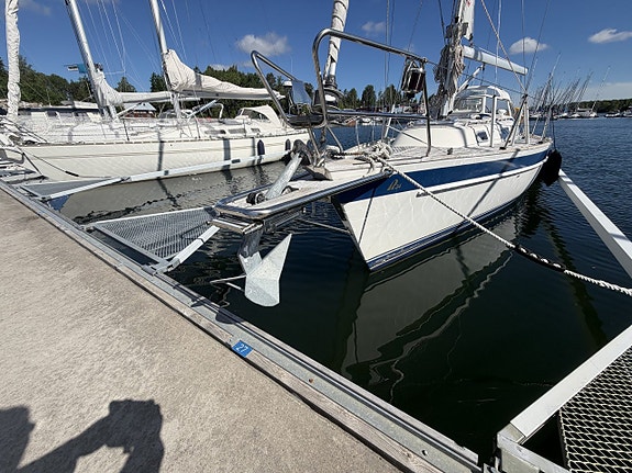 Hallberg-Rassy 34 5 of 24