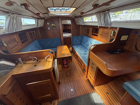 Hallberg-Rassy 34 2 of 24