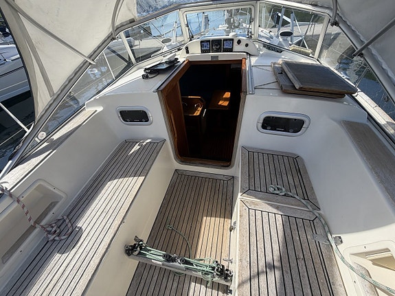 Hallberg-Rassy 34 13 of 24