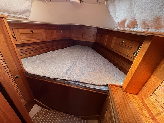 Hallberg-Rassy 34 23 of 24