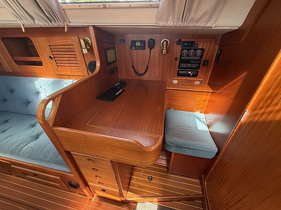 Hallberg-Rassy 34 15 of 24