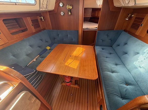 Hallberg-Rassy 34 22 of 24