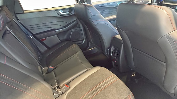 Ford Kuga 5 of 9