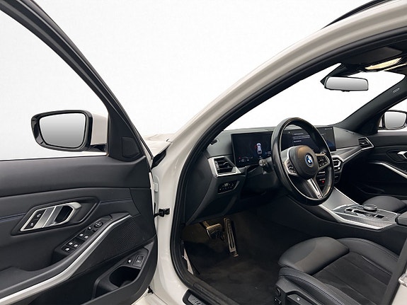BMW 330e 9 of 30