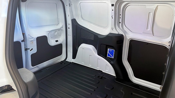 Ford Courier 5 of 11