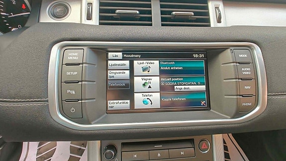 Land Rover Range Rover Evoque 21 of 27