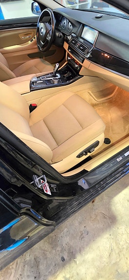 BMW 520d 2 of 4