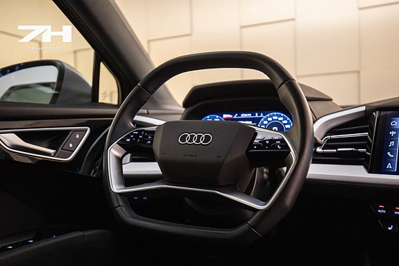 Audi Q4 e-tron 10 of 21
