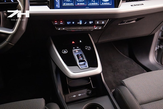 Audi Q4 e-tron 14 of 21