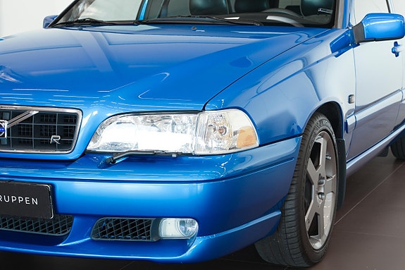 Volvo V70 3 of 25