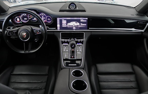 Porsche Panamera 4 9 of 23