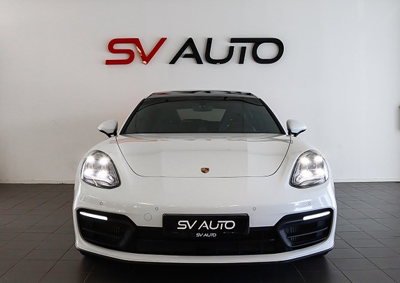 Porsche Panamera 4 2 of 23