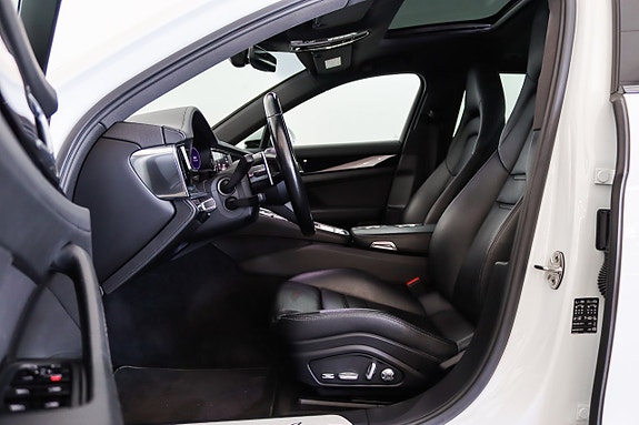 Porsche Panamera 4 6 of 23
