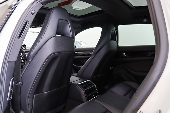 Porsche Panamera 4 16 of 23