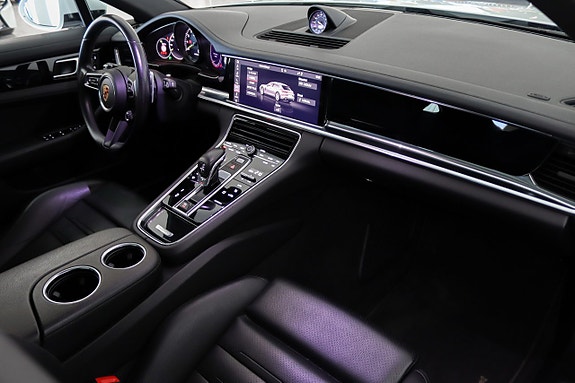 Porsche Panamera 4 15 of 23
