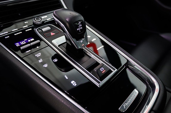 Porsche Panamera 4 17 of 23