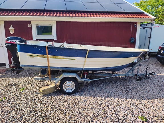 Crescent Bufo 462 + Mercury 25 hk 4-takt & bromsad trailer – klar att sjösättas 5 of 8
