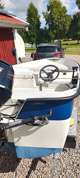 Crescent Bufo 462 + Mercury 25 hk 4-takt & bromsad trailer – klar att sjösättas 3 of 8