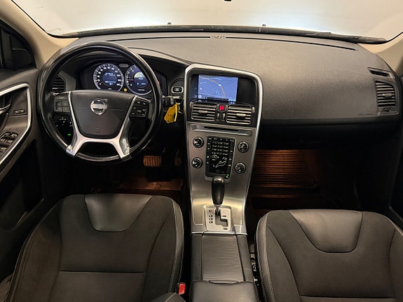 Volvo XC60 15 of 30