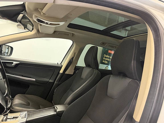 Volvo XC60 12 of 30