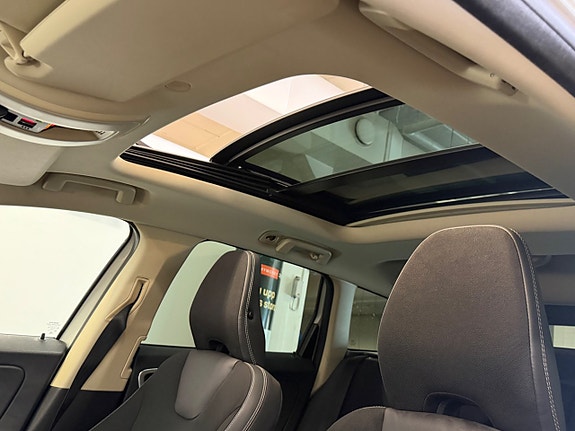 Volvo XC60 30 of 30