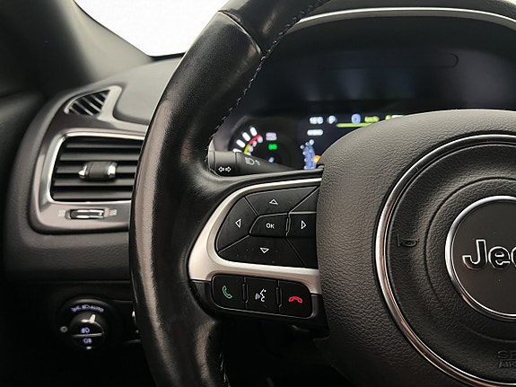 Jeep Compass 19 of 30