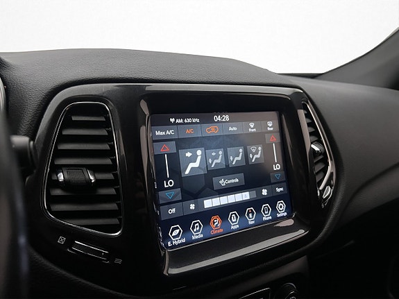 Jeep Compass 22 of 30