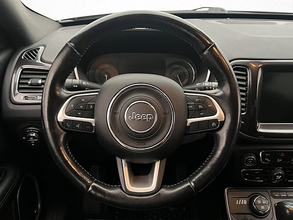 Jeep Compass 15 of 30