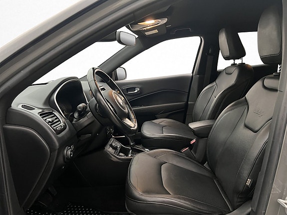 Jeep Compass 13 of 30