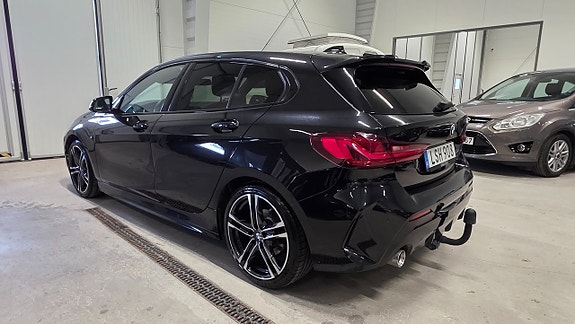 BMW 118i 3 of 28