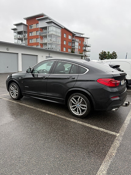 BMW X4 3 of 6