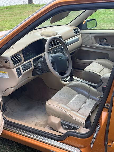 Volvo V70 9 of 10
