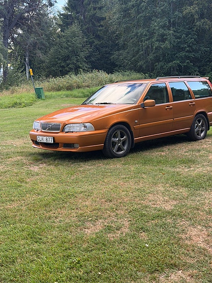 Volvo V70 3 of 10