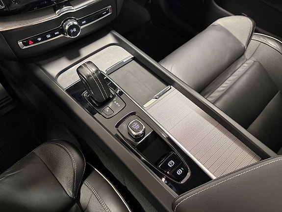 Volvo XC60 14 of 19