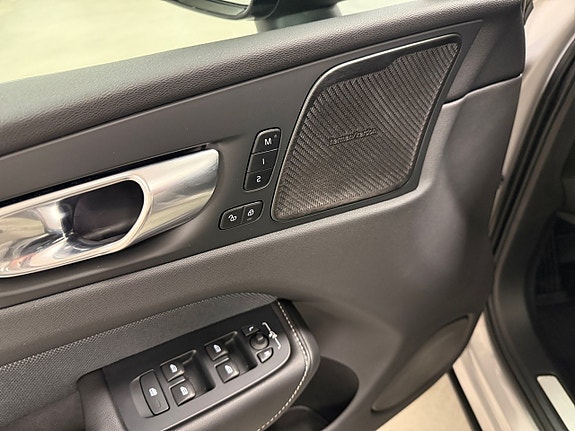 Volvo XC60 9 of 19